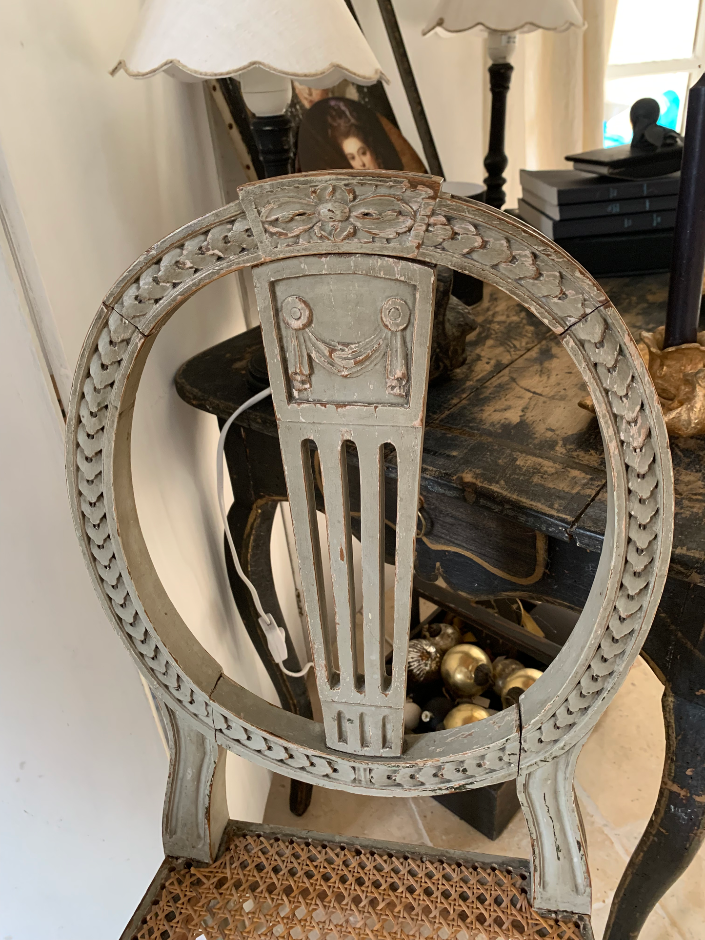 Ancienne petite chaise Louis XVI