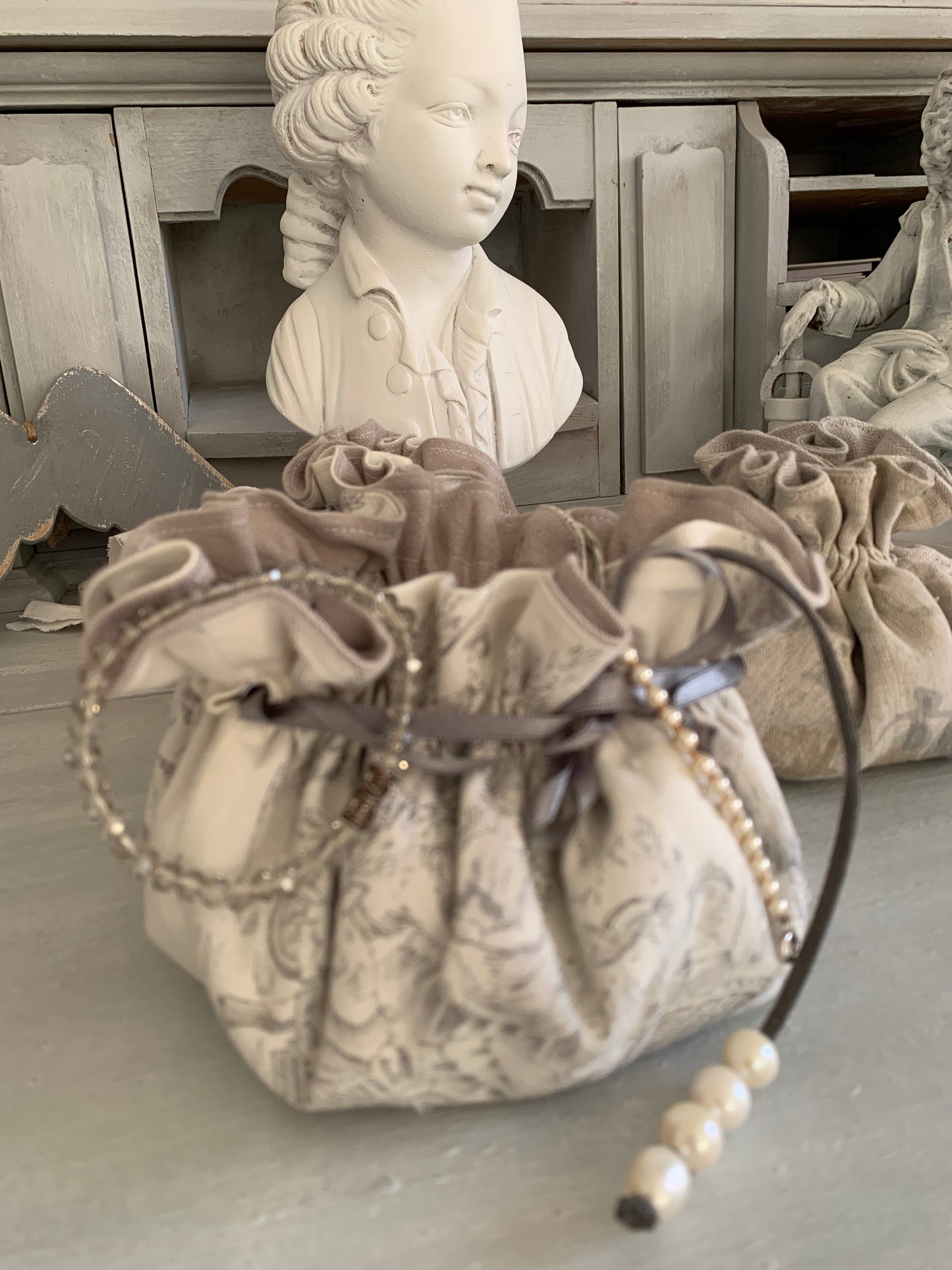 Aumônière en Tissu Toile de Jouy ou Tissu Anglais Fleuri