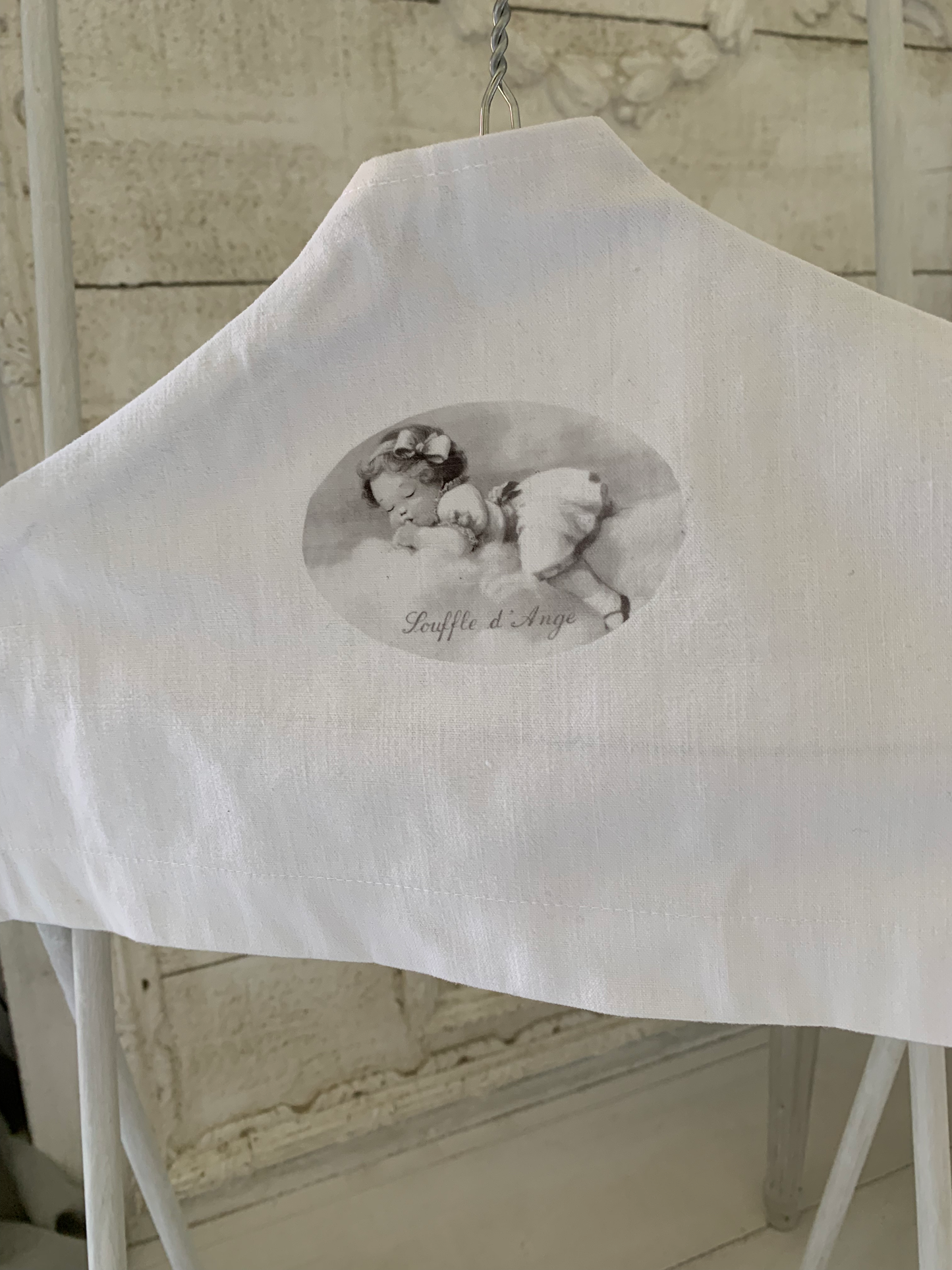 Housse de cintre en linge ancien