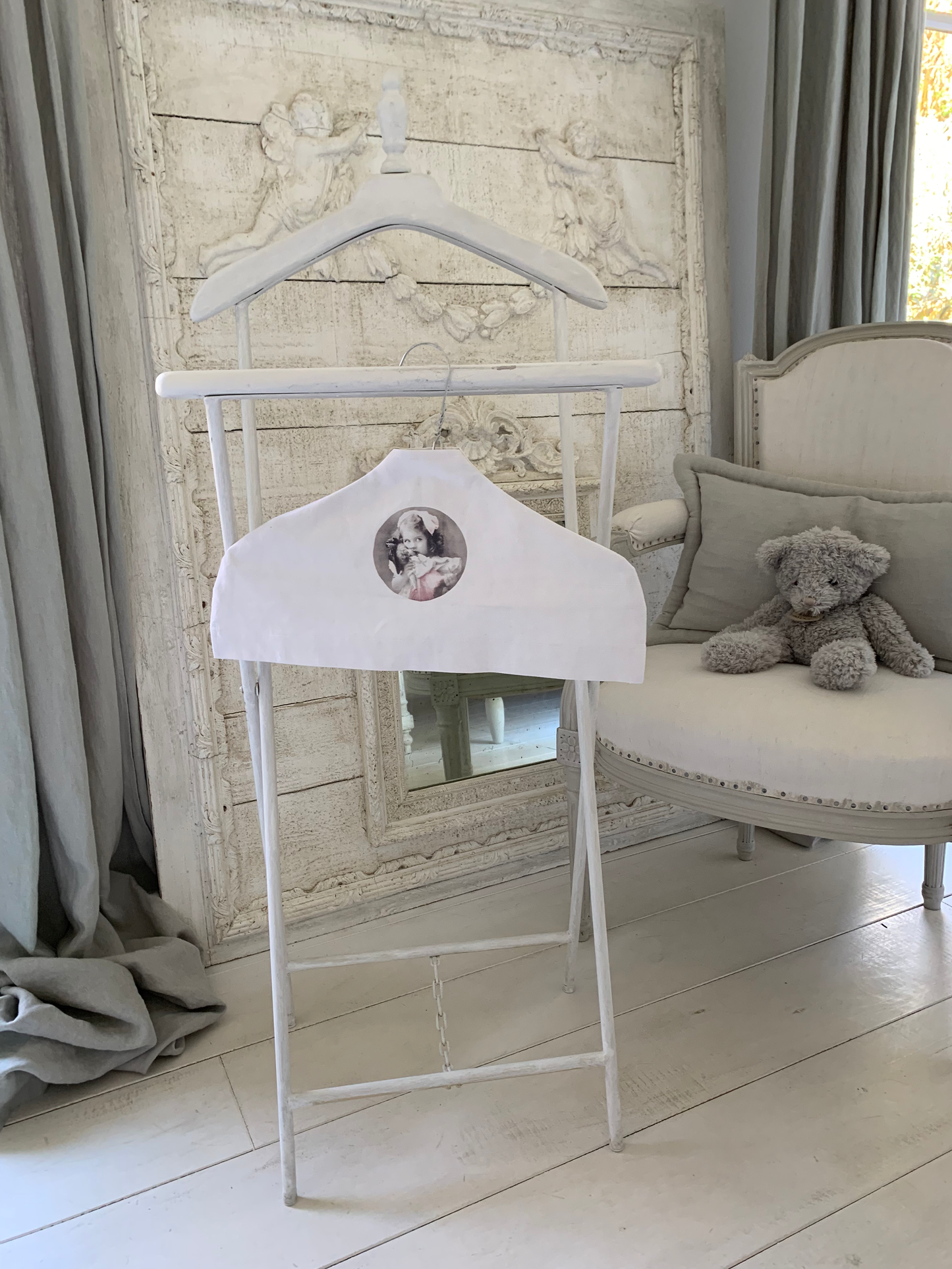 Housse de cintre en linge ancien